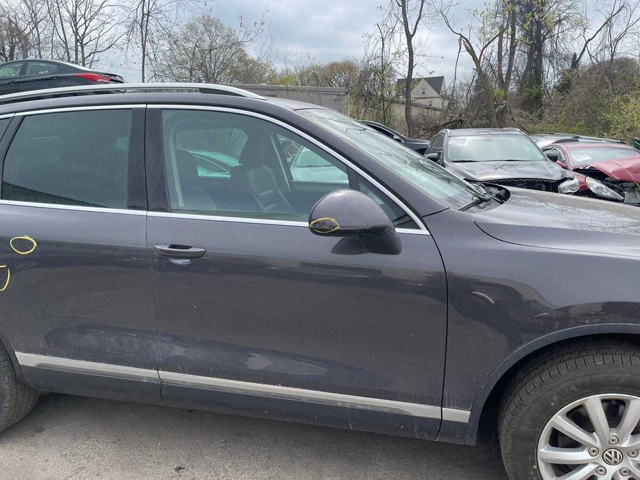 Стойка правая левая порог VW Touareg 2 7P NF 11-17 Запчасти Разборка