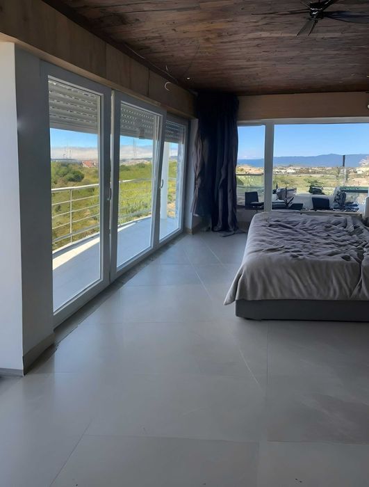 Fornecimento e Montagem de Janelas PVC/Estores.