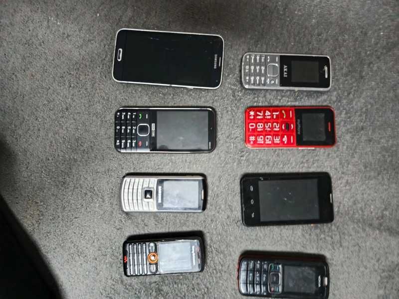 Zestaw Telefonów 8 sztuk