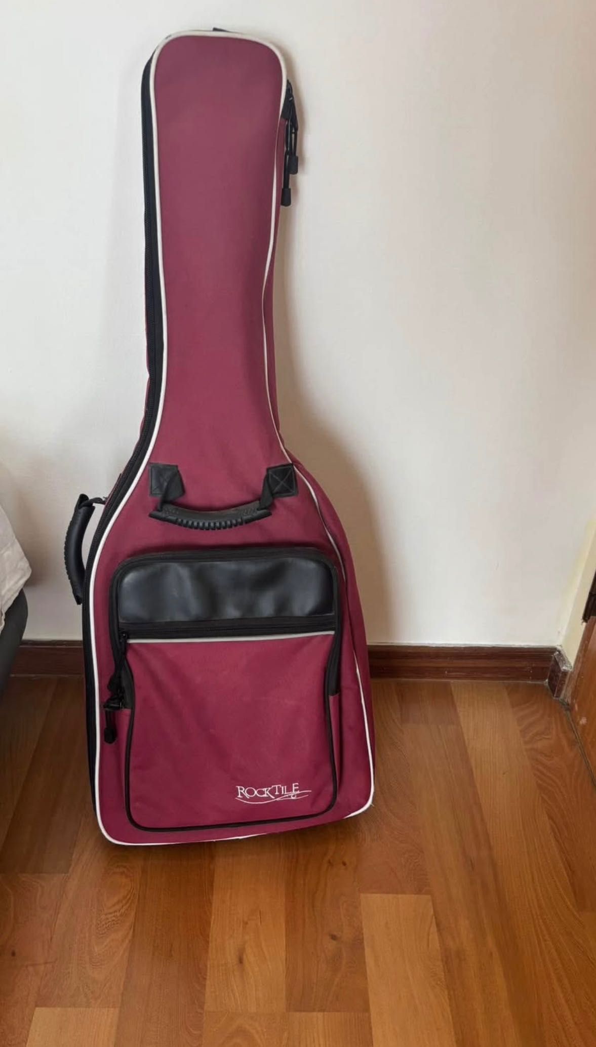 Acoustic Guitar with renewed strings
