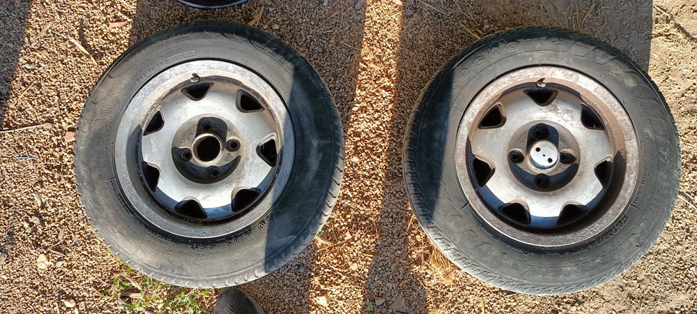 Jantes velhas para desocupar