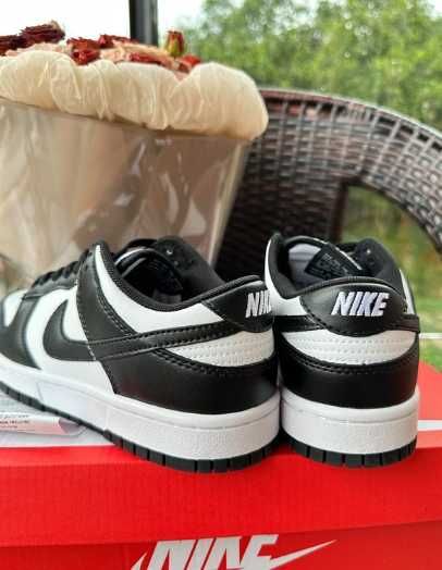 Nike dunk low panda black white 42