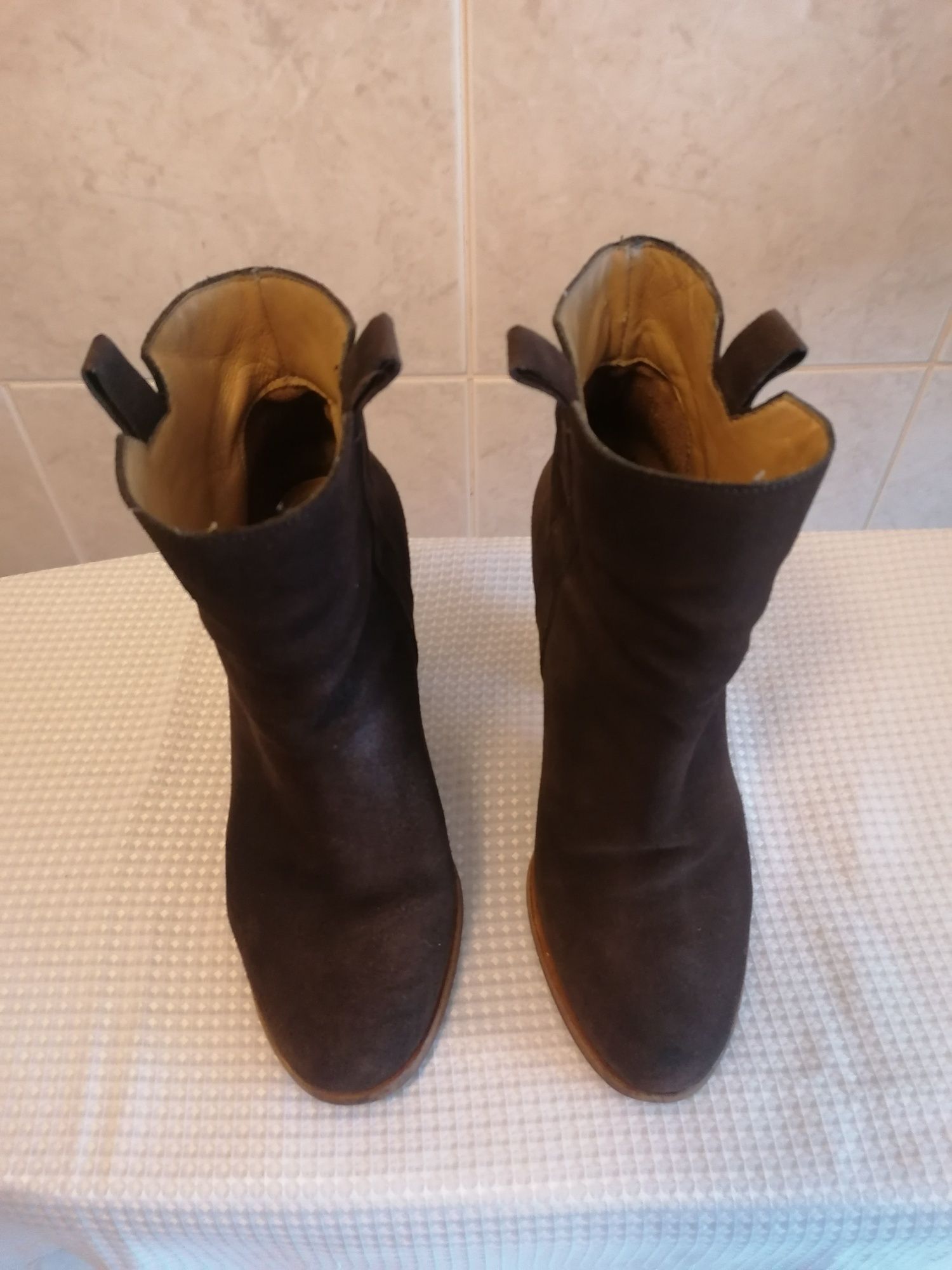 Botins 38, nobuk castanho Mango