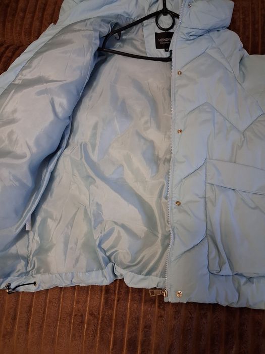 Зимова жіноча куртка