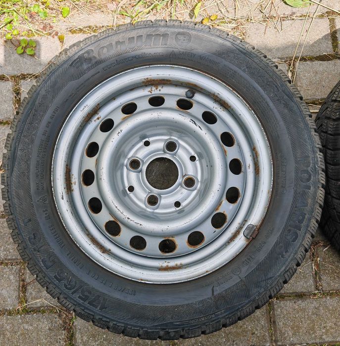 Zimówki na felgach - Kompletne koła z oponami zimowymi 13”