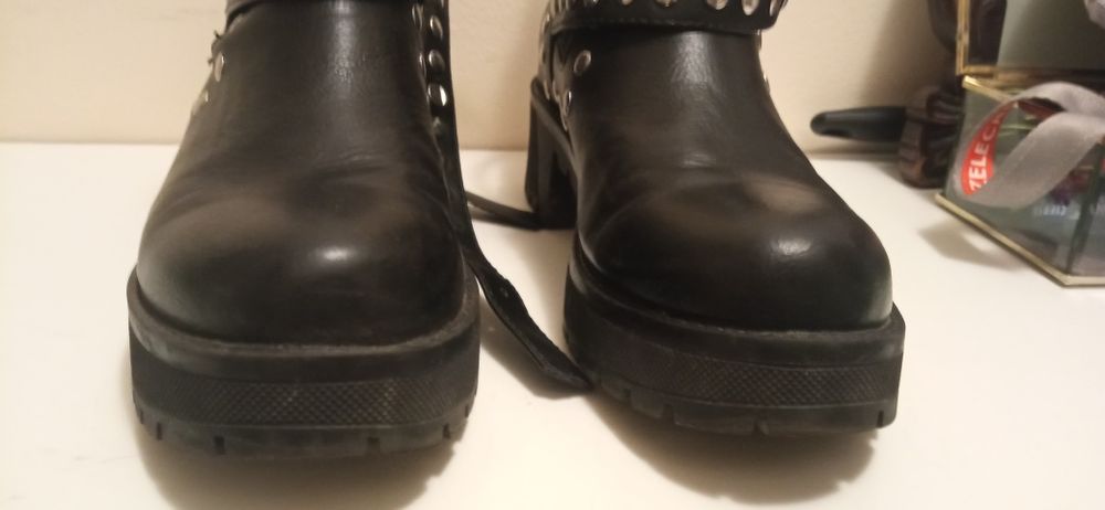 39 Buty do kostki czarne