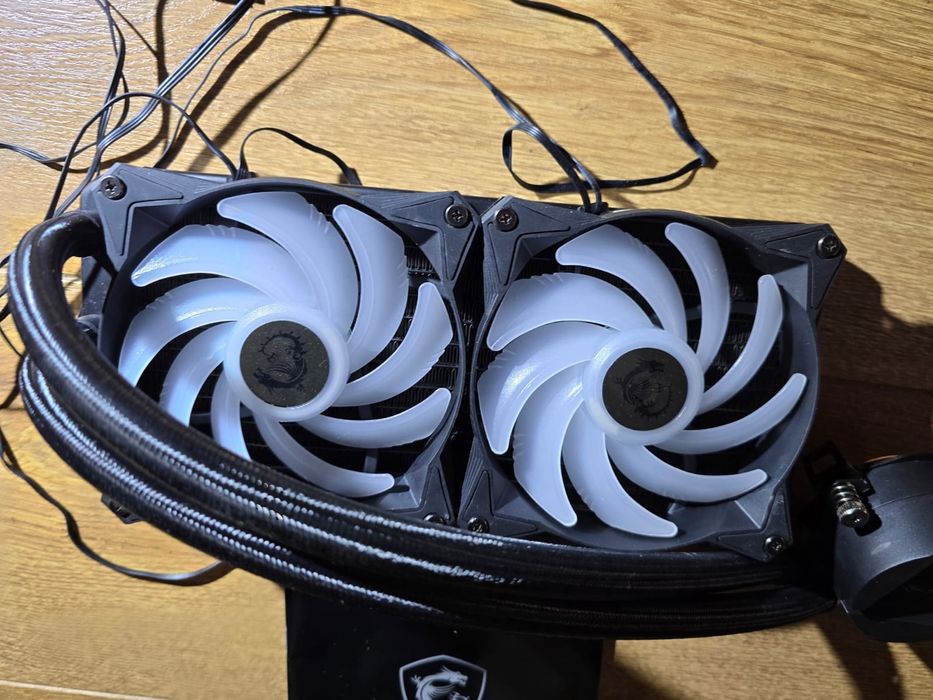 MSI MAG CoreLiquid 240R