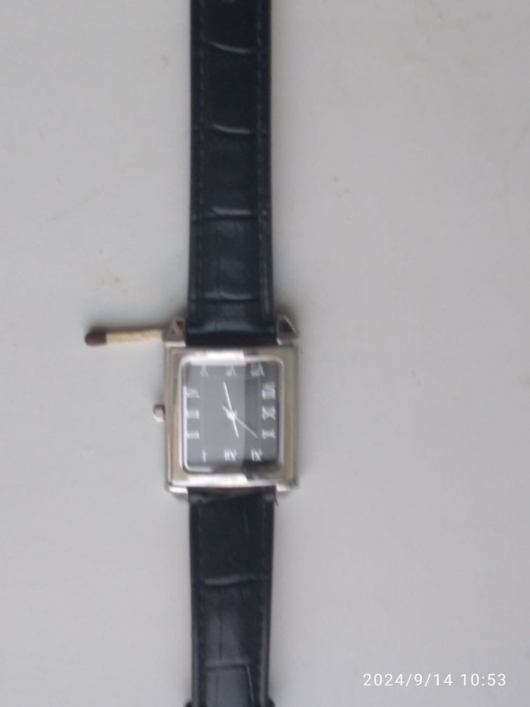 Часы   AVON SR826SW