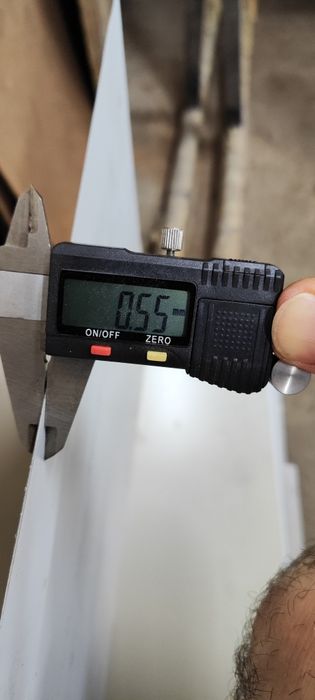 Blacha 0,5mm formatki 1,9-2 m /szerokie 23-33 cm ,malowane z dwóch str