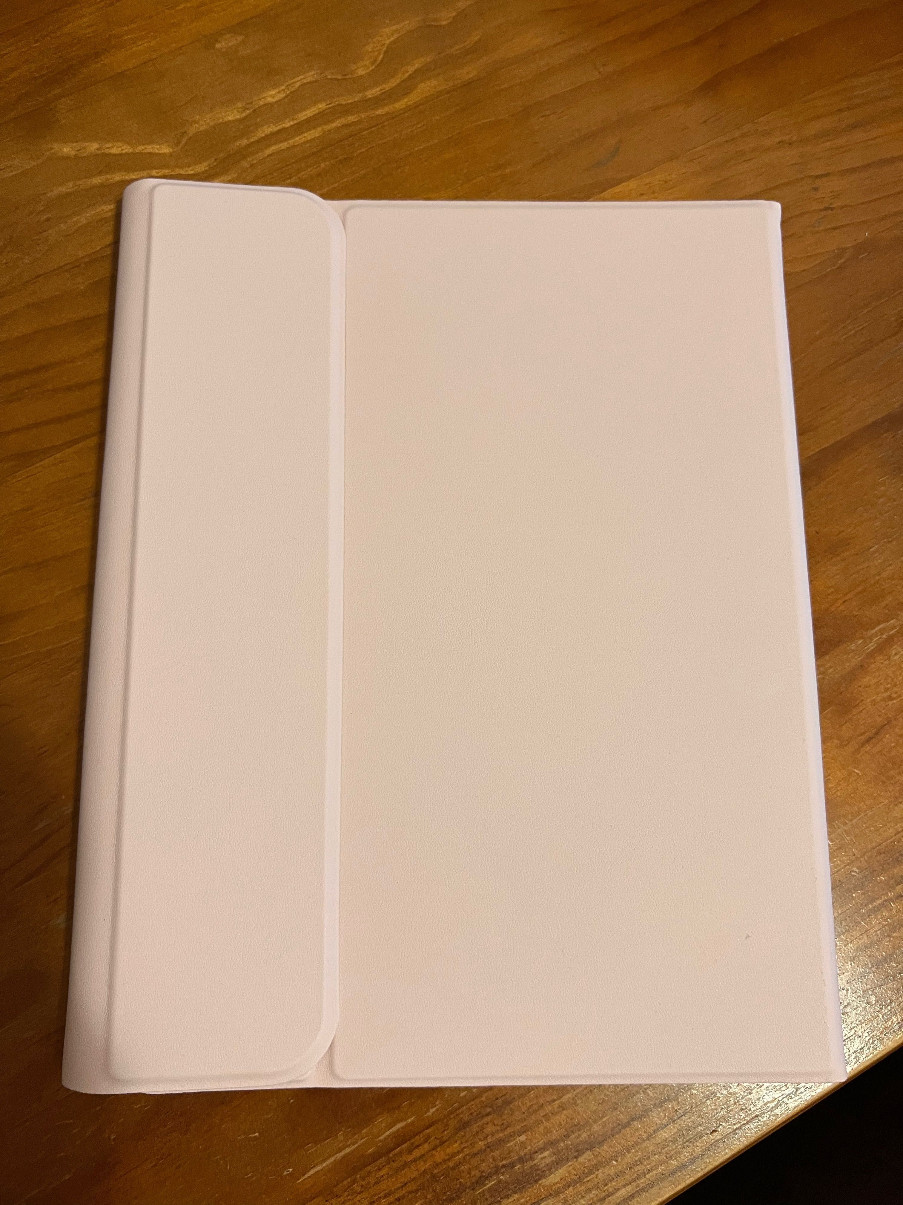 NOVO PREÇO - Capa para iPad 10 geração com teclado nunca usada.