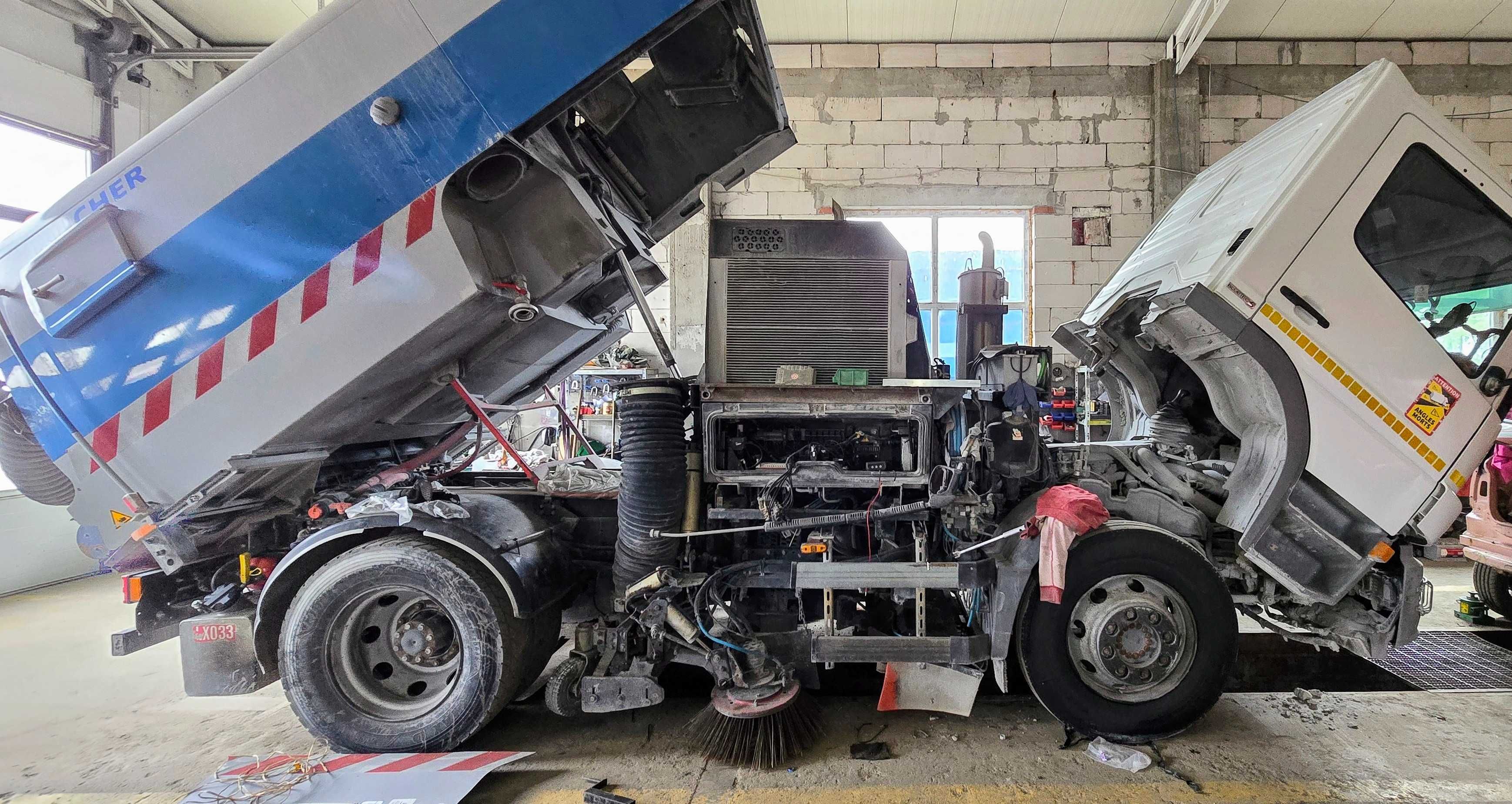 Naprawa pojazdów specjalistycznych 4VAC VACER Bucher Disab JCB