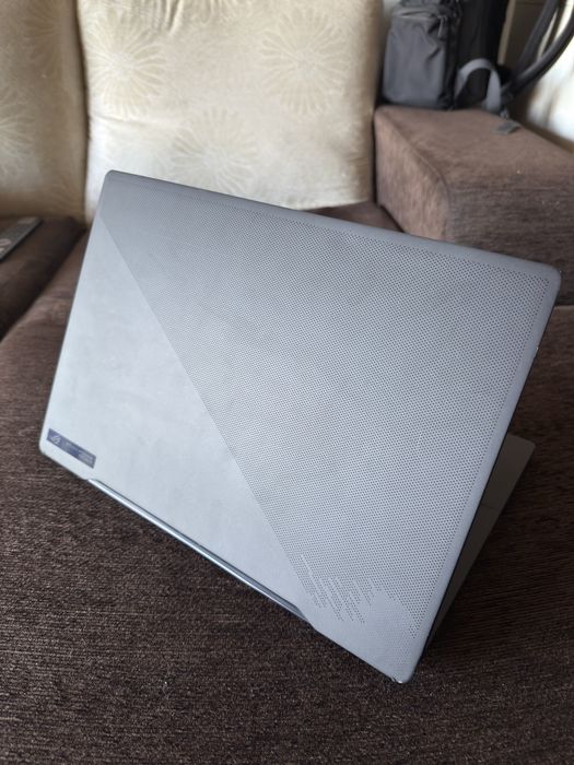 Notebook Portatil Gamer ASUS ROG Zephyrus M16 QHD - i9, 32gb, 4070, 1t