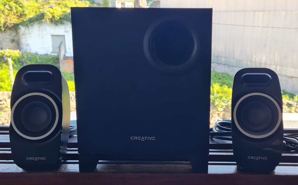 Sistema som CREATIVE A250 com subwoofer
