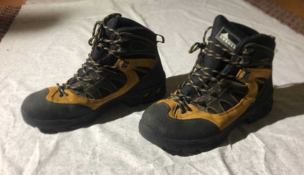 Туристичні чоботи Everest