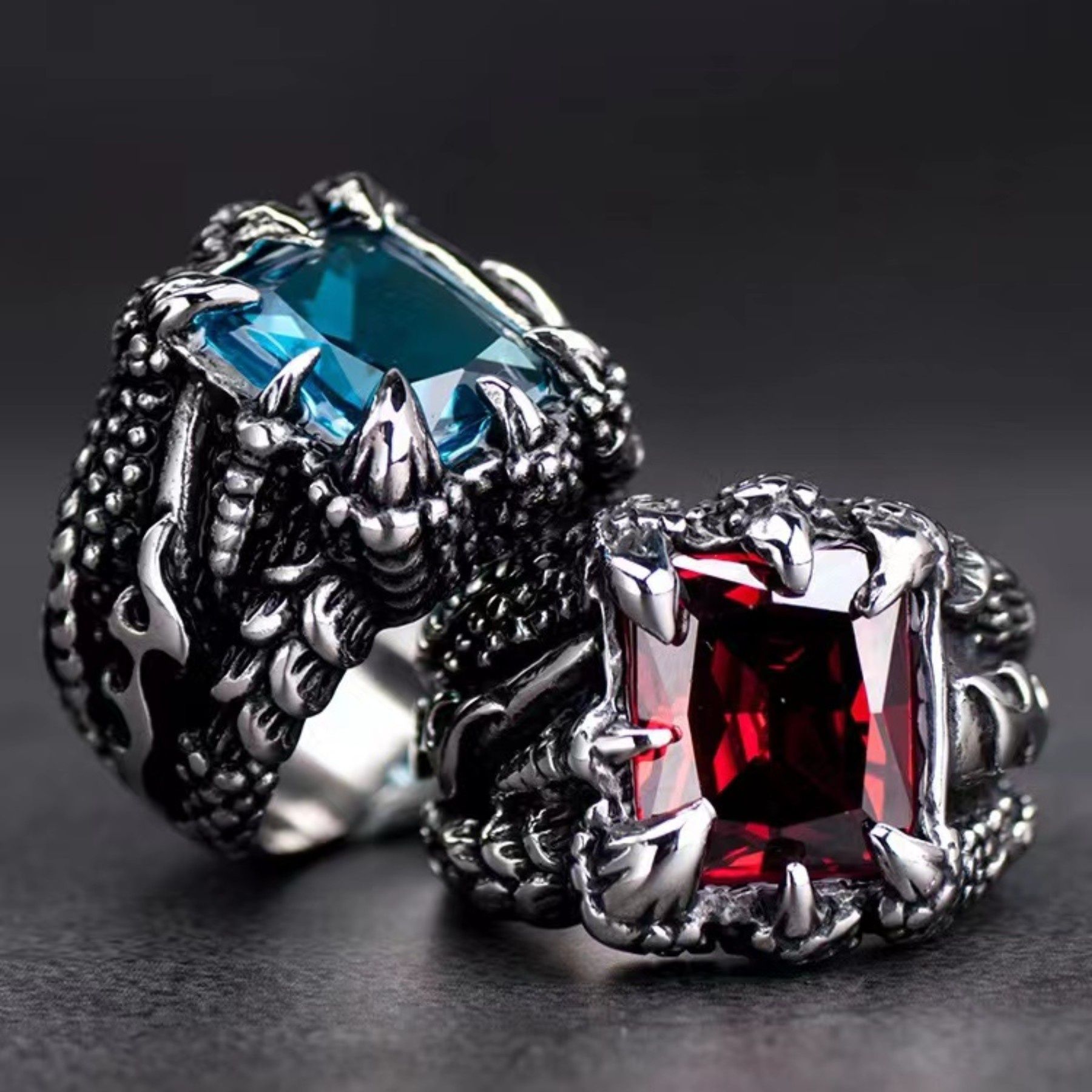 Перстень с камнем в лапе дракона. Красный/Бирюзовый. Рег размер 9-11