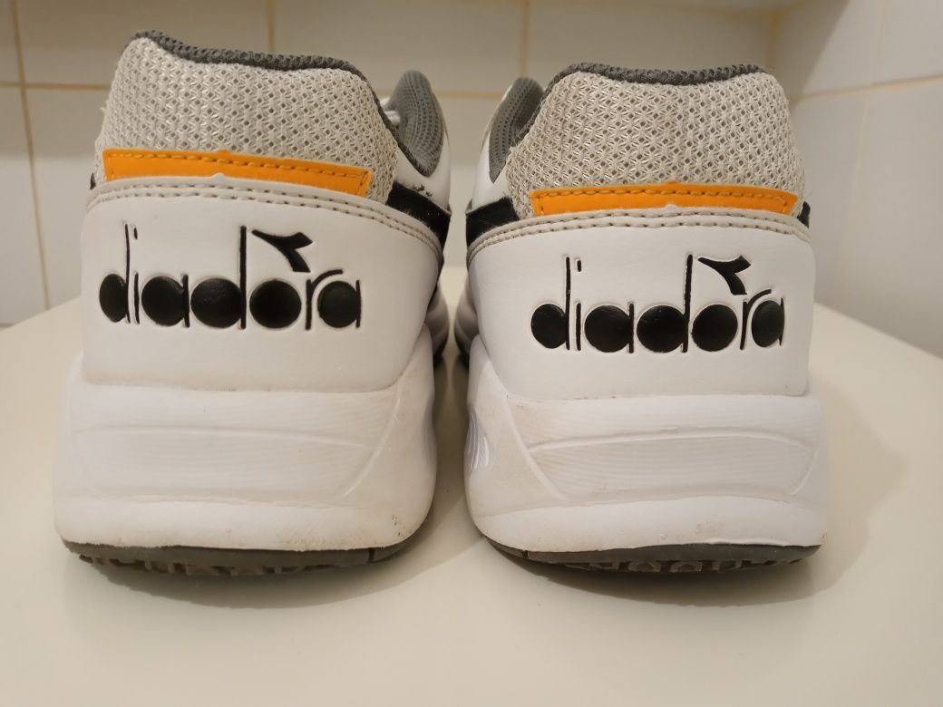 DIADORA młodzieżowe buty sportowe, rozm. 37