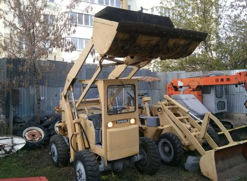 Фронтальный погрузчик Toyota