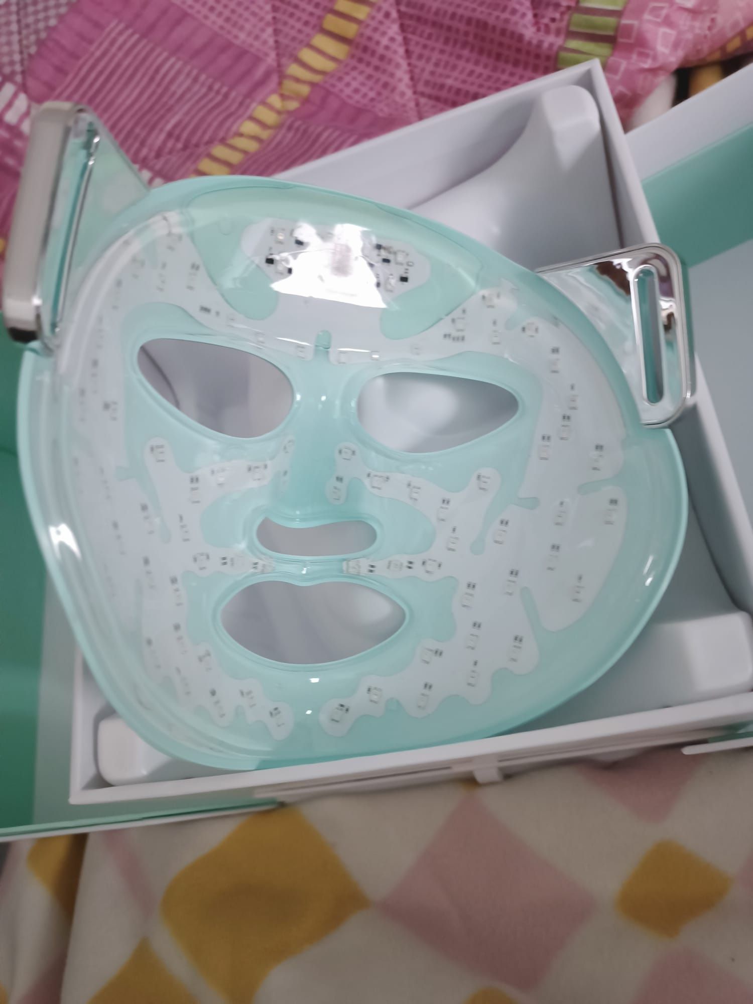 Mascara terapia LED anti-envelhecimento