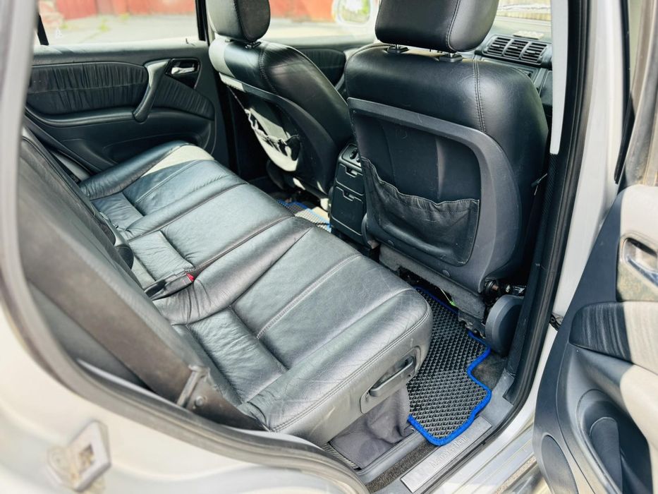 Продам автомобіль Mercedes ML повний привод в хорошем состоянии