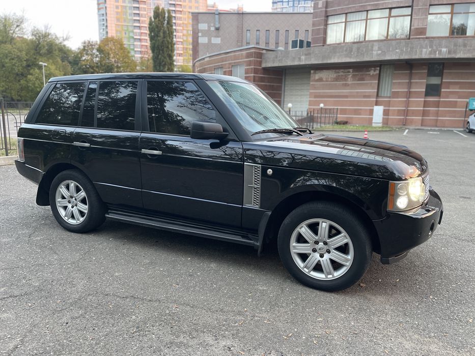 Продам Land Rover Range Rover 4.4 2007 года Официал