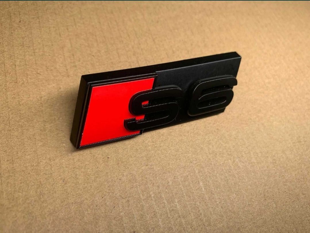 Nowy emblemat znaczek logo S3 S4 S5 S6 S8 czarny przód przedni grill