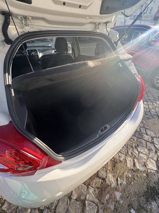 Peugeot 208 50mil KM reais