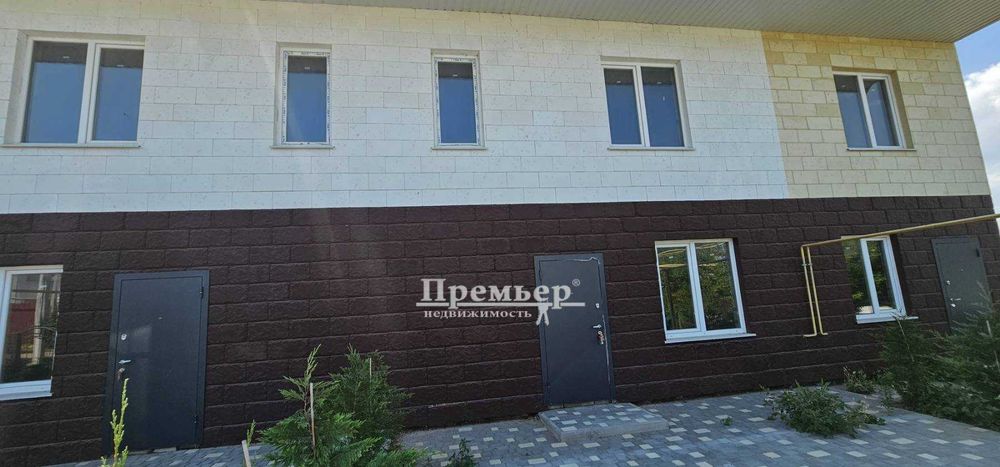 У продажу таунхаус нової споруди.