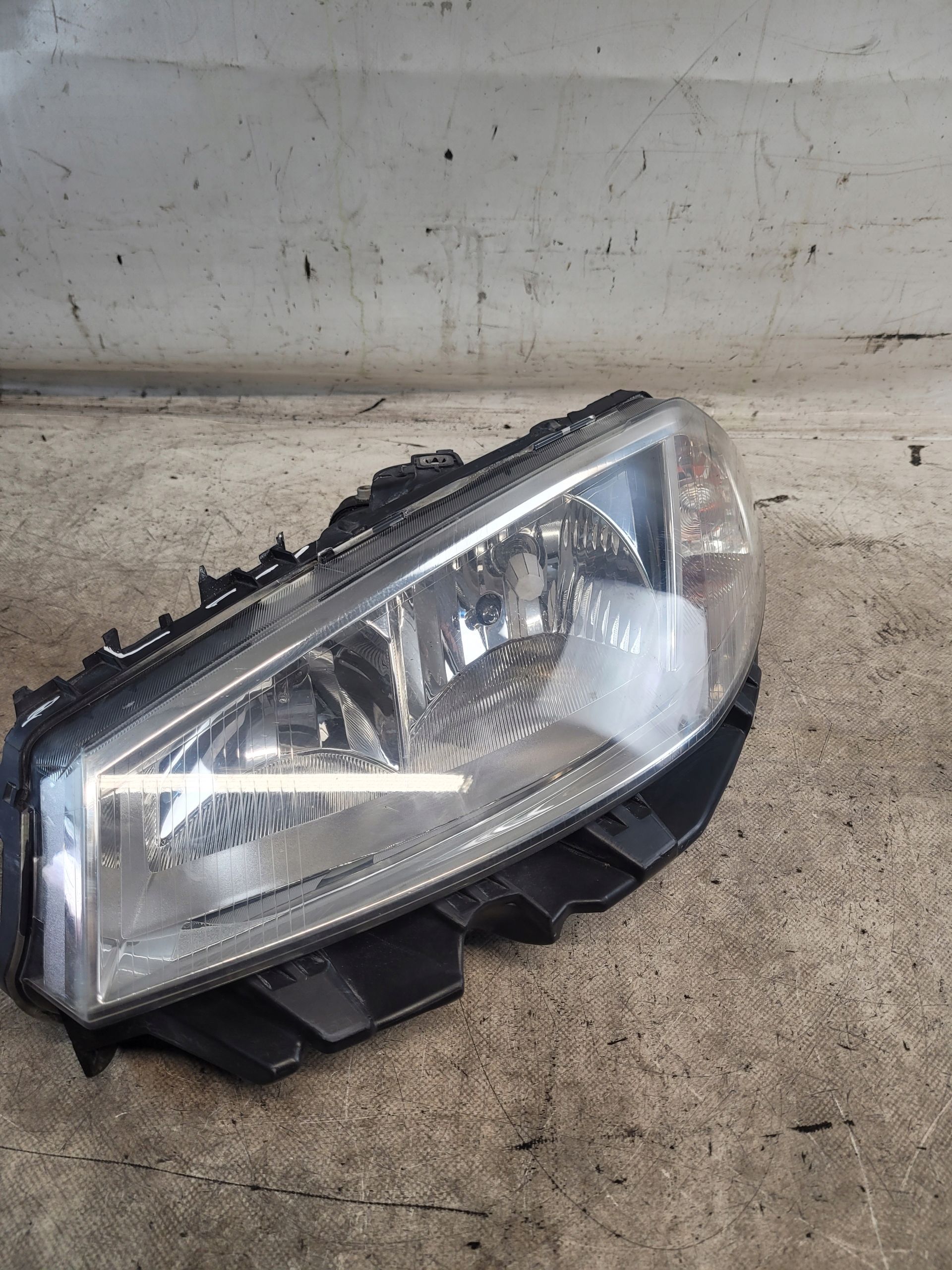 Lampa Lewy Przód Lewa Przednia Oe Renault Megane Ii 2/03r.