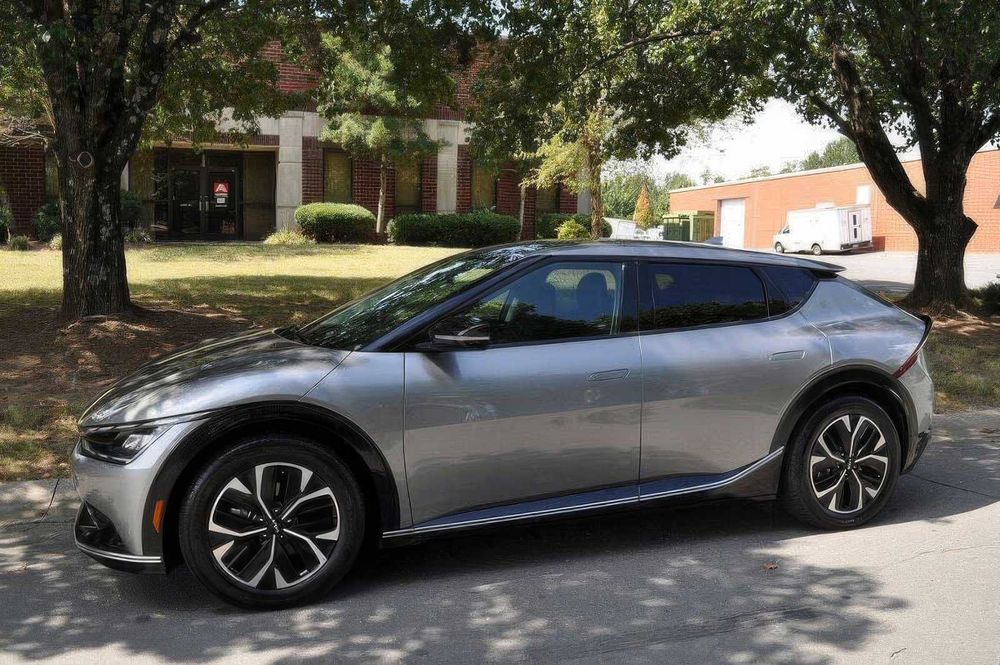 Kia EV6 Wind      2022