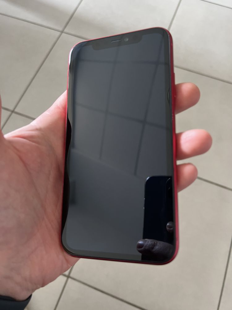 телефон  iPhone 11 64Gb Product Red Neverlock!