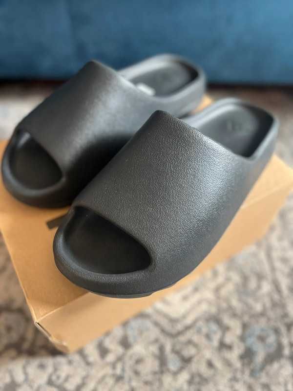 Adidas YeezySlide/Black Nowy Klapki 43