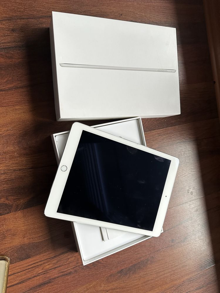iPad Air 2 generacji A1566 64 GB silver wi-fi