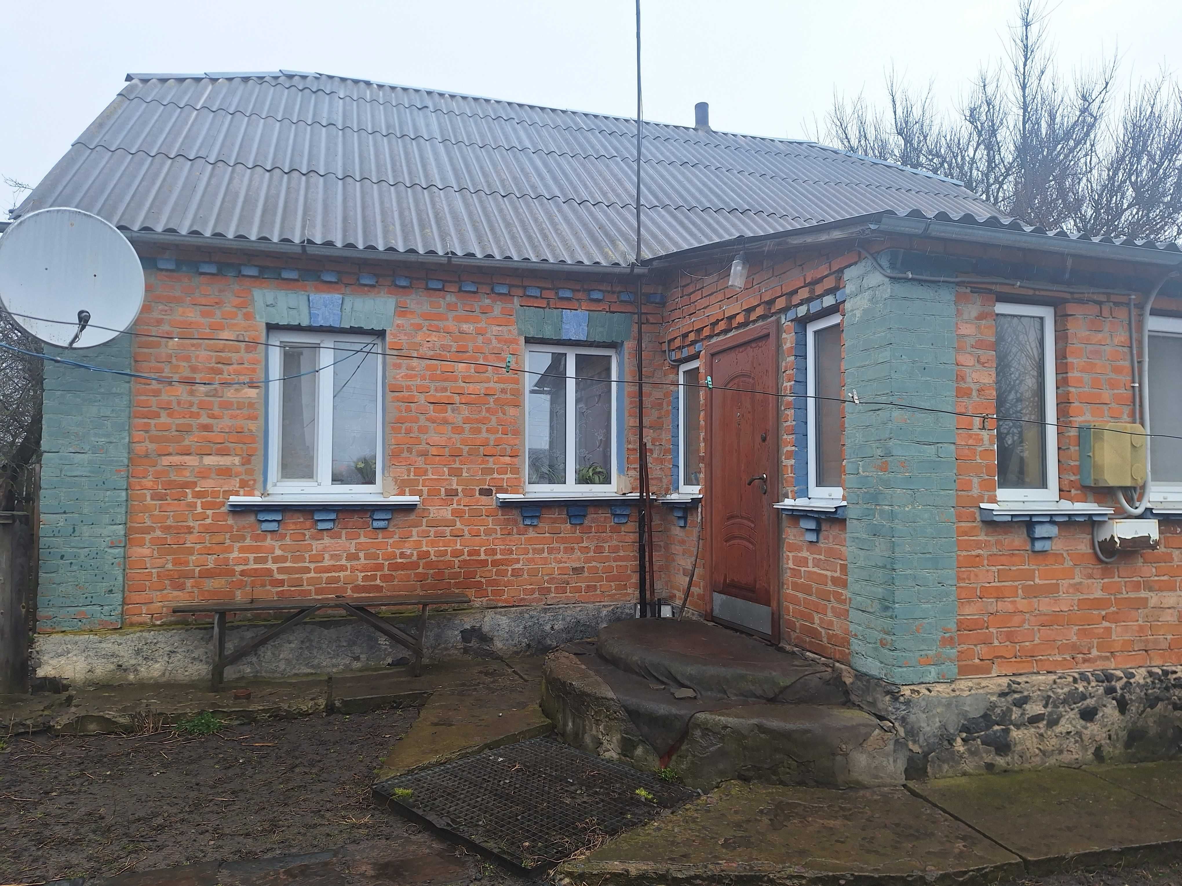 Продам цегляний будинок в с.Великі Гуляки