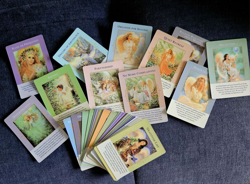 .Karty anielskie- do wróżb.