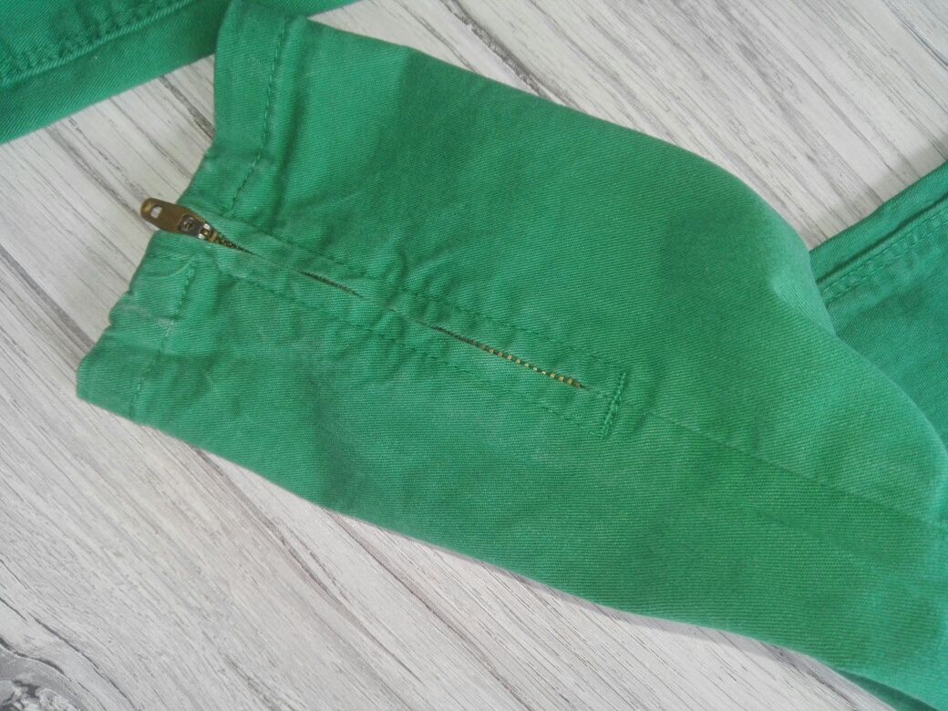 Zara / spodnie rurki / zip / r.34 / XS