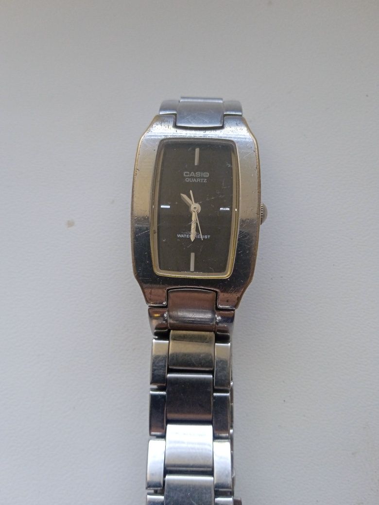 Часы женские Casio.