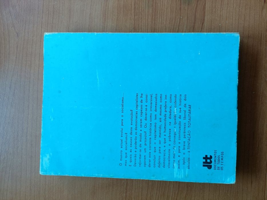 A Tentação Totalitária - Jean-François Revel