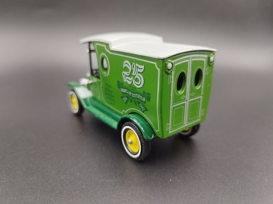 Ford Model T 1912 25 Years Models of Yesteryear Matchbox  model no box