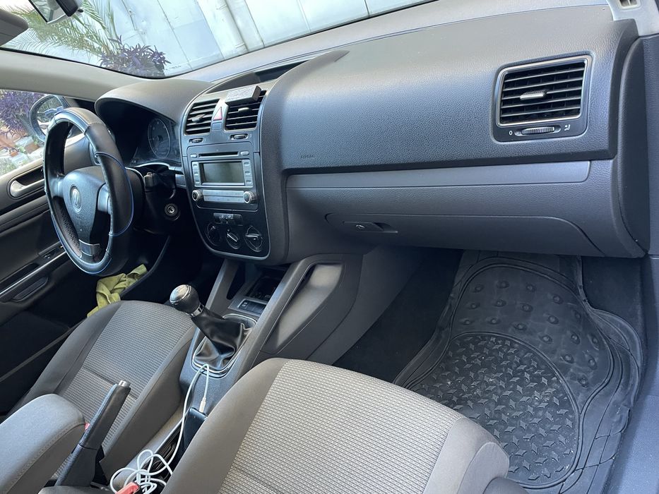 Vw golf 5 variante. Poucos km e esta impecavel. Não aceito trocas.