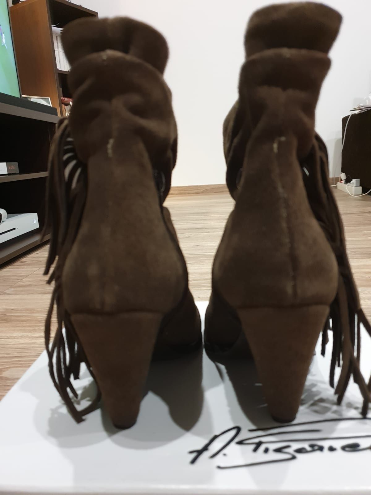 NOWE Botki Beyco Pisarek brązowe z frędzlami, kultowy model! 37