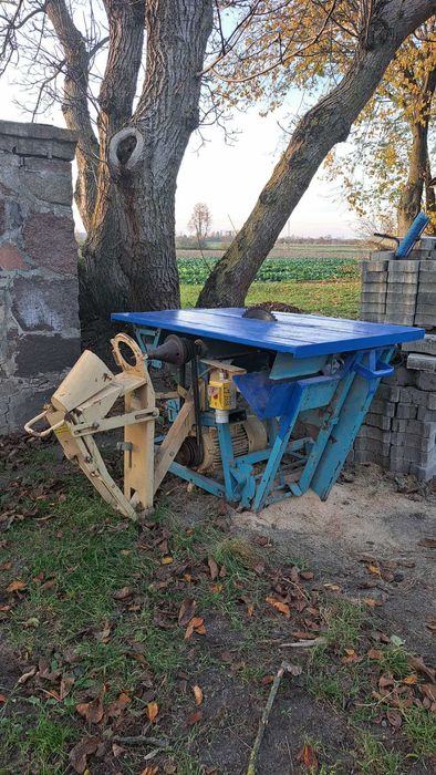 krajzega do drewna z łuparką.