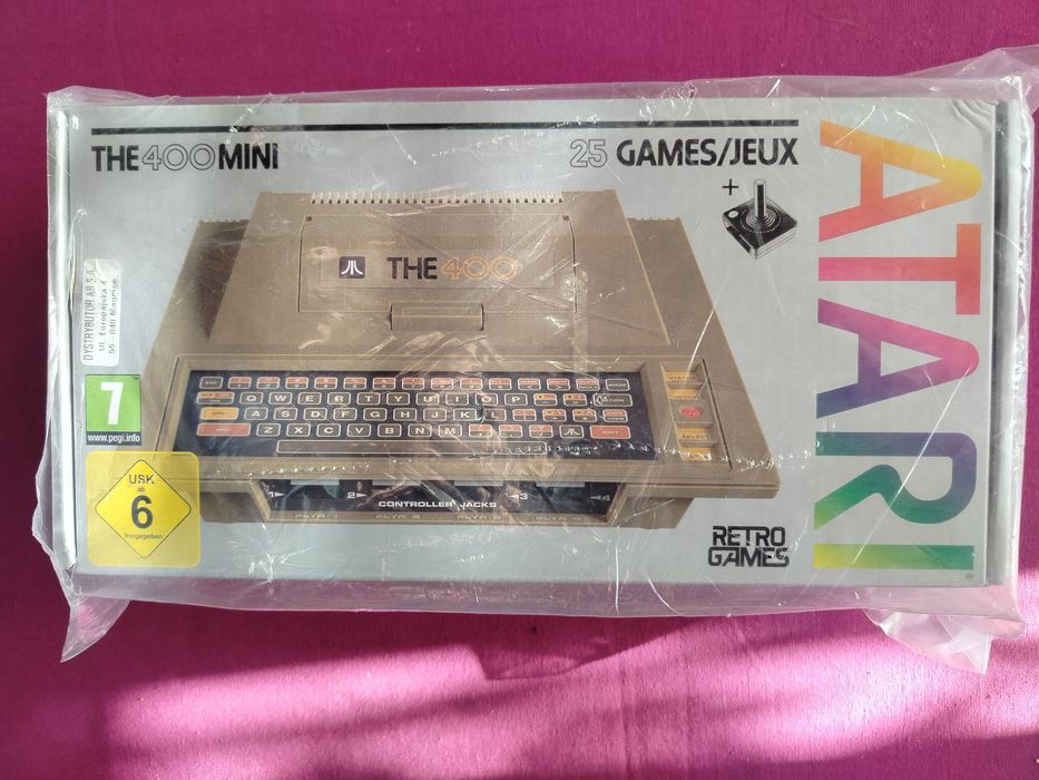 Konsola do gier Atari.