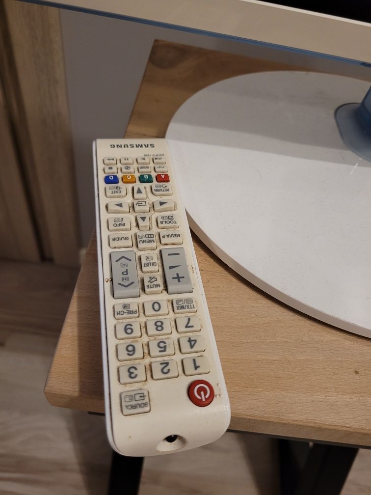 Samsung LT24D391EW/EN biały monitor telewizor 24cale