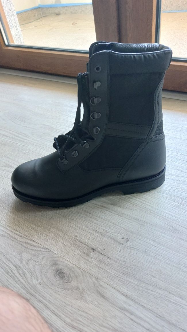 Bota Militar meio cano
