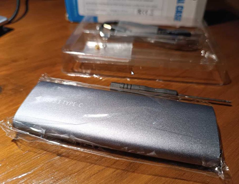 Caixa M.2 SSD NGFF Typo C PCIe B+M/M-Key