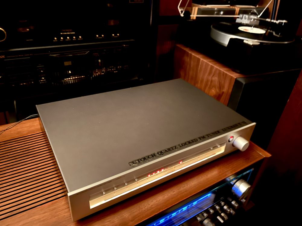 Tuner Luxman T-12 Laboratory Accutouch Quartz Locked FM
