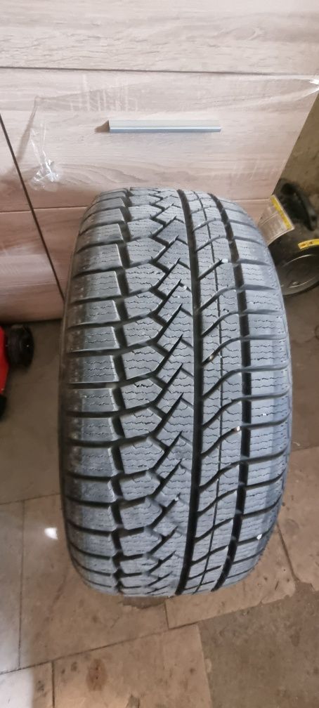 Komplet opon zimowych R17 Goodride snowmaster 215/45/17 idealne
