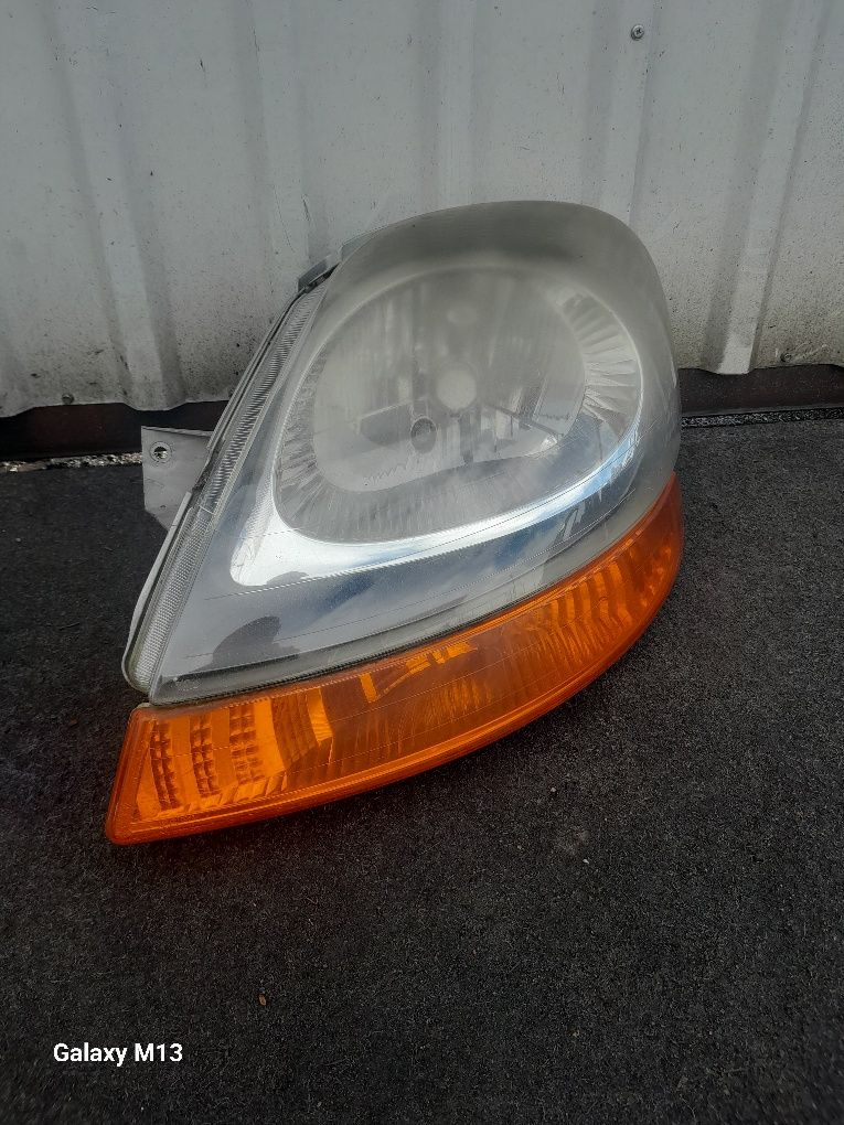 Lampy przód lewa Renault Trafic ll  EU