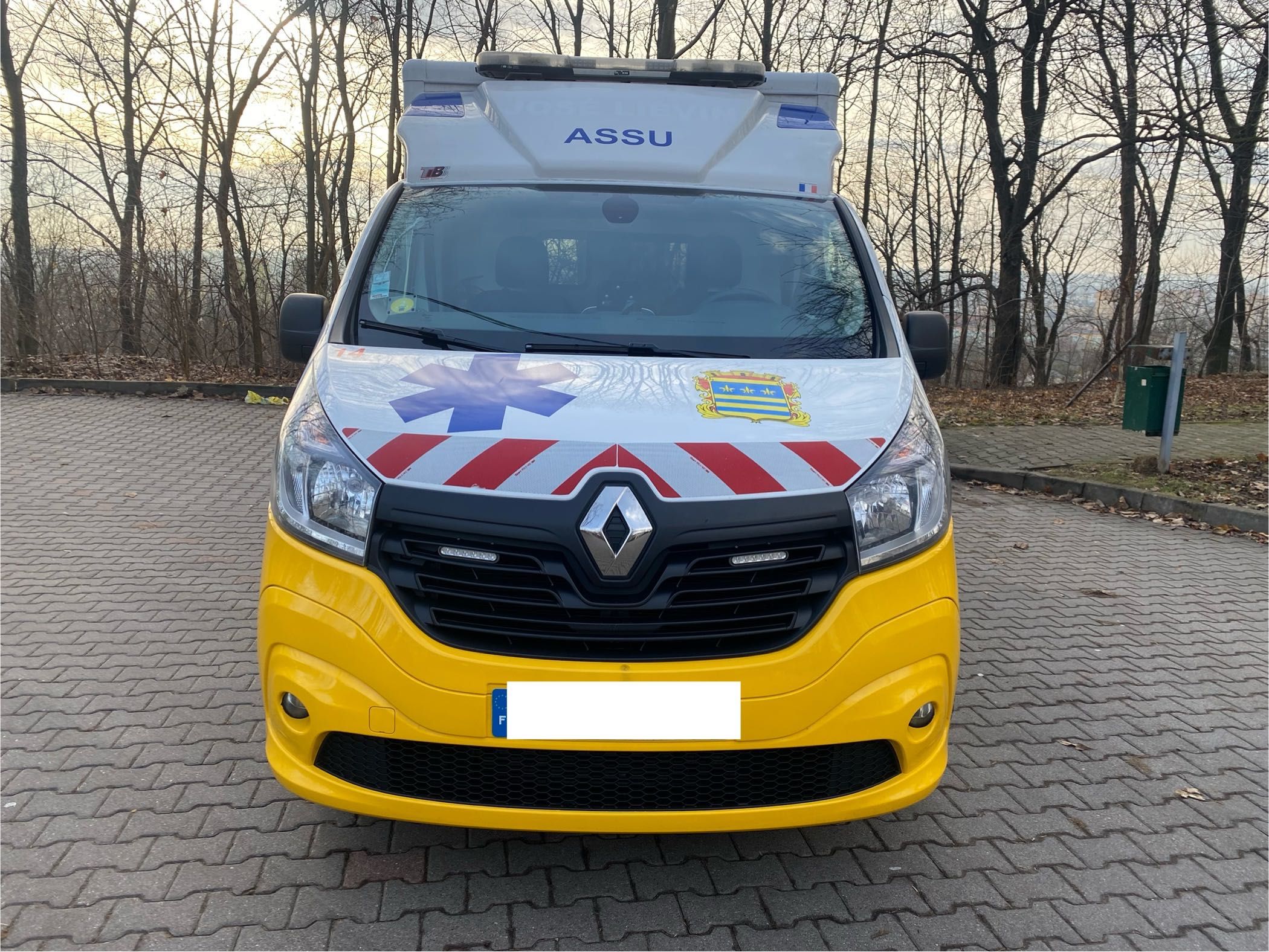 Ambulans/ karetka kontenerowa/kamper