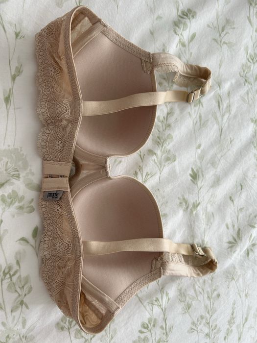 Sutiã Bege da Dama de Copas
